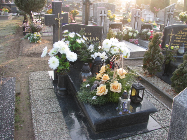 Grób Mariusz Szczęśniak